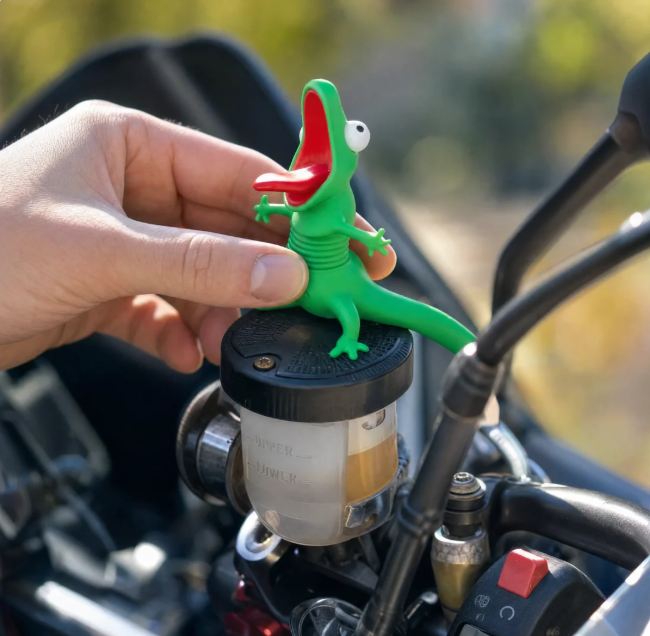 Wobbling lizard motorcycle